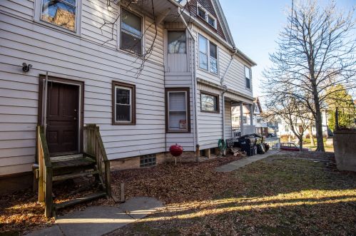 2317 Park Pl, Milwaukee, WI 53211-3717