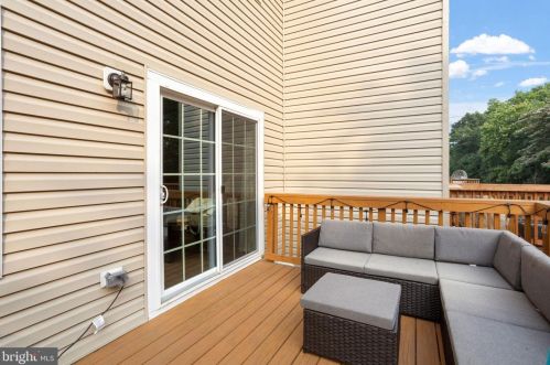 182 Nathan Dr, Riverton NJ  08077 exterior