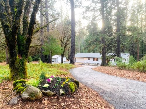 15435 Greenhorn Rd, Grass Valley, CA 95945-8454