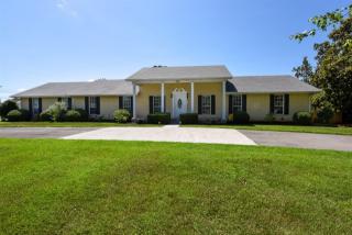 1922 Northwood Dr, Maryville, TN 37803-6367
