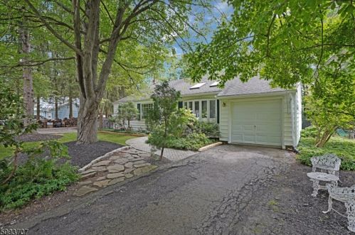 36 Lake Dr, Dover NJ  07869-3459 exterior