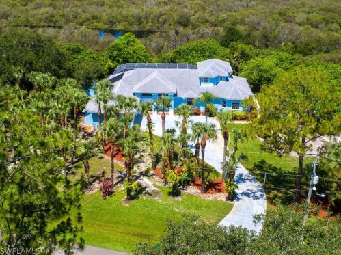 813 Glenn Ave, Lehigh Acres FL 33972-3333 exterior