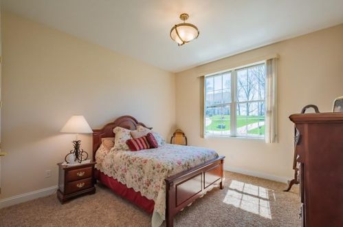 1138 Lauralynn Dr, Latrobe, PA 15650-4722