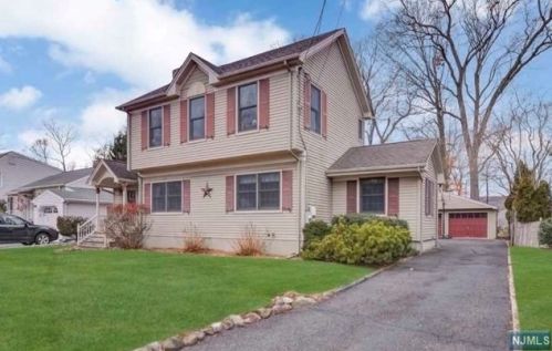 55 Demarest Ave, Oakland NJ  07436-2603 exterior