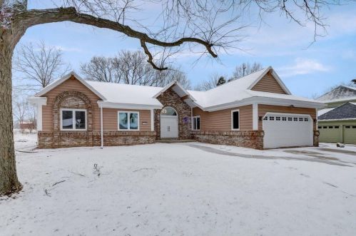 3048 Cone View Ln, Waukesha, WI 53188-4428