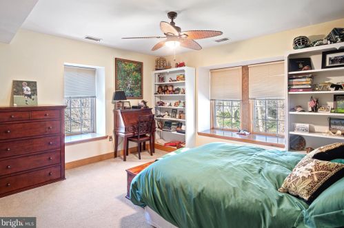 222 Longspur Dr, Wilmington DE  19808-4363 exterior