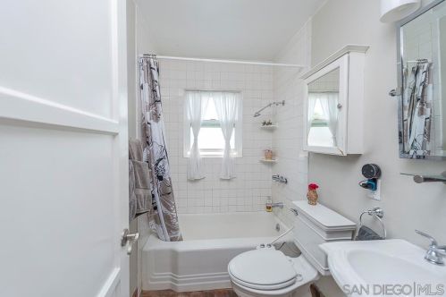 3381 Mtn Vw Dr, San Diego CA 92116-1950 exterior