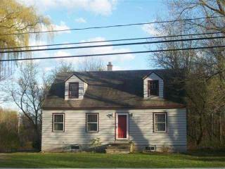 565 Russell Rd, Albany, NY 12203-5819