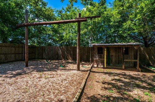 1511 Walnut Grv Rd, Midlothian TX  76065-4749 exterior