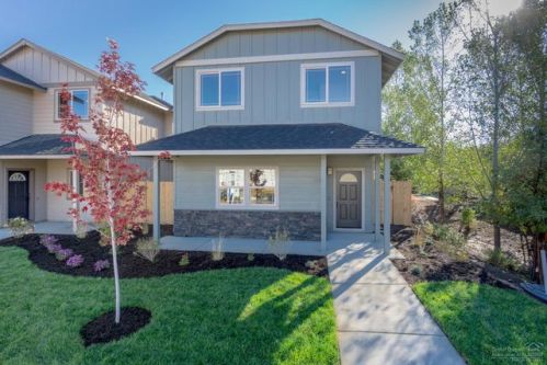 120 30 St, Eagle Crest OR  97756-7009 exterior
