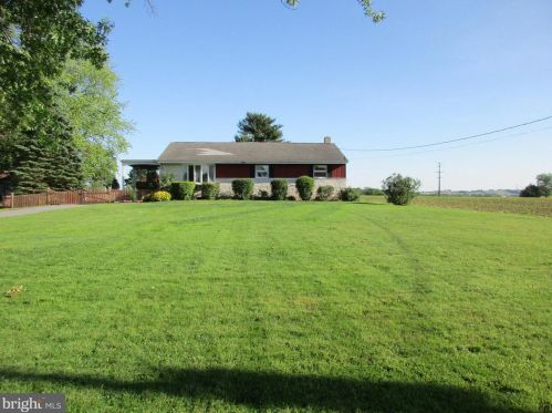 151 Hahnstown Rd, Ephrata, PA 17522-9361