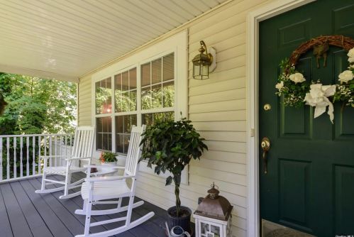 47 Oyster Bay Rd, Matinecock, NY 11560-2322