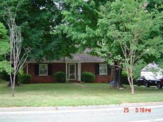 303 Main St, Falconerville, VA 24521-3265