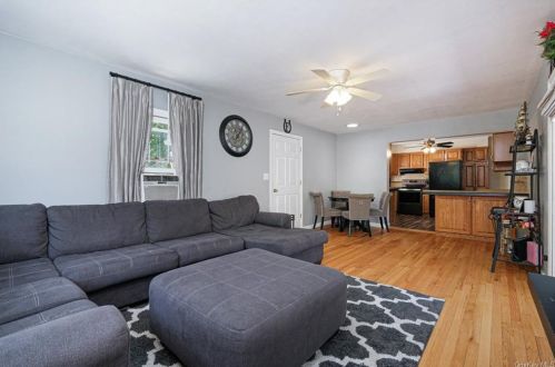 533 Oscawana Lk Rd, Tompkins Corners NY  10579-2205 exterior