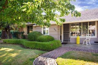 2660 Park Hills Dr, Sacramento, CA 95821-5708