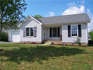 3235 Tabby Dr, Clarksville, TN 37042-4651