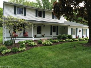 2108 Devonshire Dr, Canton, OH 44708-2016