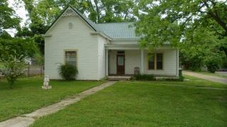 227 Military Ave, Lawrenceburg, TN 38464-3325