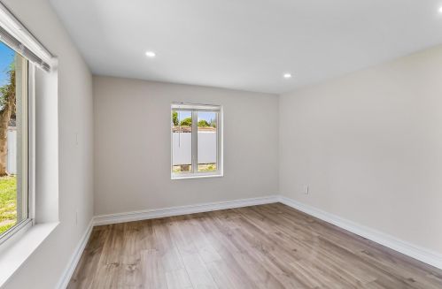 726 56th St, West Palm Beach FL  33407-2508 exterior