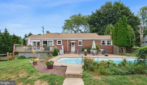 2213 Naamans Rd, Wilmington, DE 19810-1328
