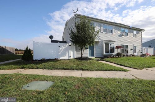 13 Lawrence Ct, Erial, NJ 08081-1931