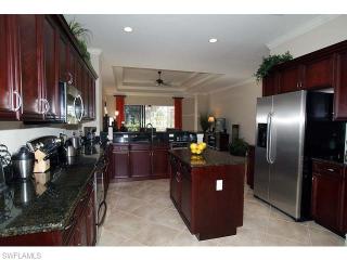 7527 Moorgate Point Way, Naples FL  34113-5106 exterior