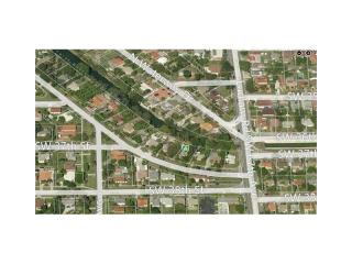 6743 Waterway Dr, Miami, FL 33155-3854