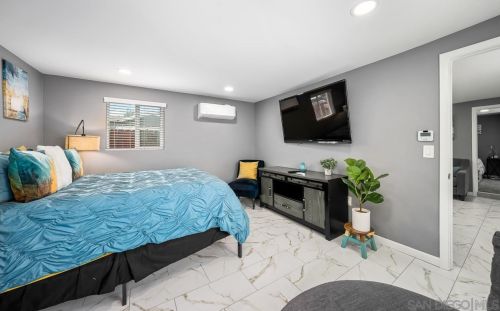 4762 Castle Ave, San Diego CA  92105-2913 exterior