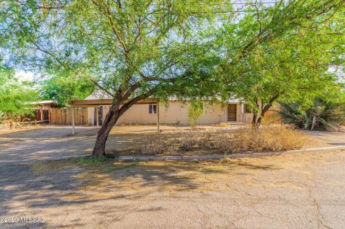 2551 Lind Rd, Tucson, AZ 85716-1502