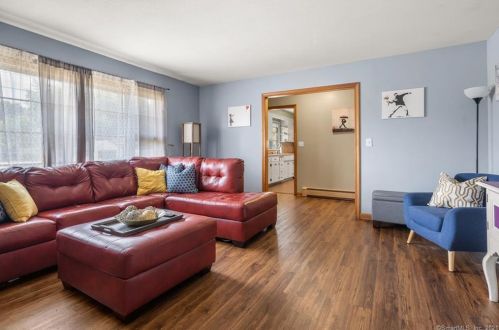 53 Edmund St, Manchester CT  06040-3811 exterior
