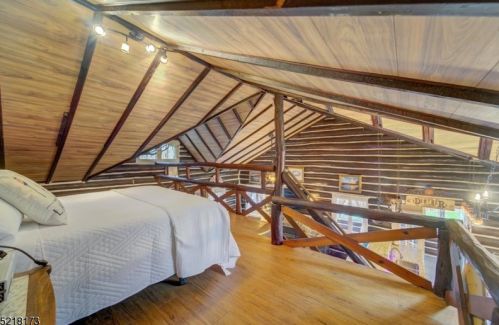 9 Woodside Dr, West Milford Lakes NJ  07480-4246 exterior