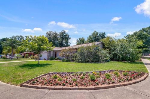 1702 Les Ct, Kissimmee, FL 34744-3040