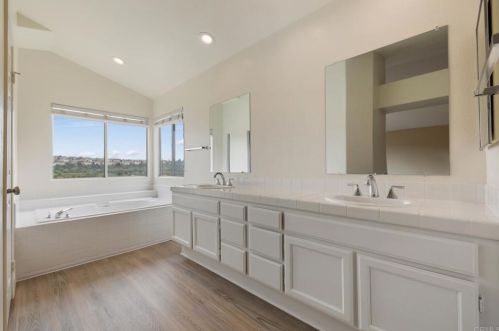 5166 Via Malaguena, Oceanside CA  92057-2636 exterior