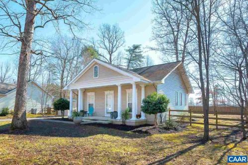 117 Jefferson Dr, Bybee, VA 22963-2202