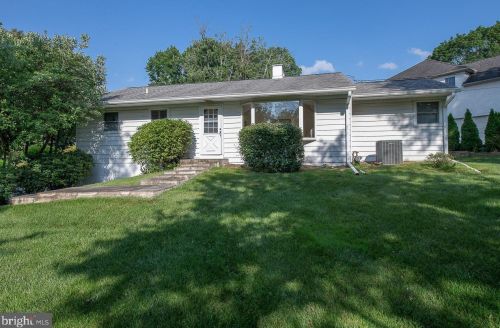 1388 County Line Rd, Wayne, PA 19087-4630