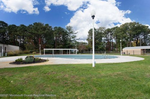 64 Courtshire Dr, Bricktown NJ  08723-7138 exterior