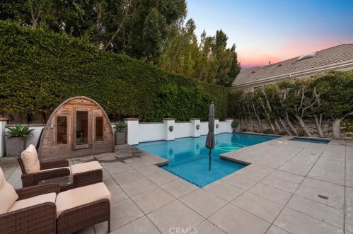 7 Cheshire Ct, Newport Beach CA  exterior