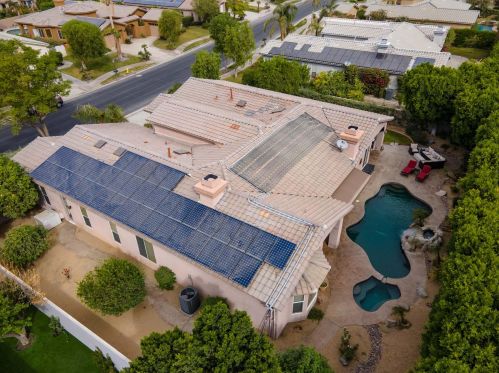 8 King Edward Ct, Rancho Mirage CA  92270-1621 exterior