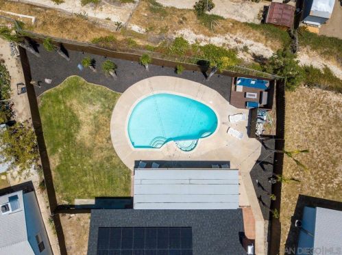 2905 Linda Dr, Oceanside CA  92056-4352 exterior