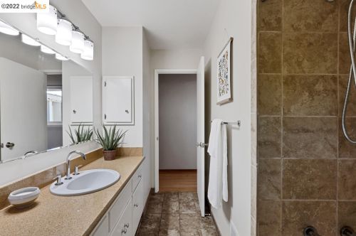 210 Amherst Ave, Berkeley CA 94708-1001 exterior