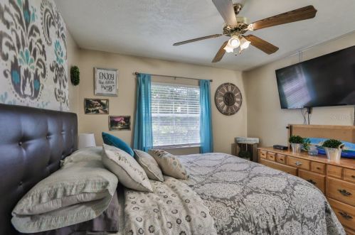 820 Crenshaw Lake Rd, Lutz FL  33548-8129 exterior