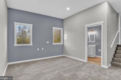 60 Gordon Dr, Carlisle PA  17013-8603 exterior