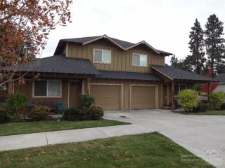 3018 Canoe Ct, Bend, OR 97701-1460