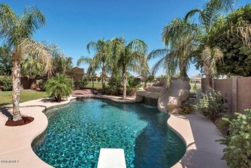 9460 Lompoc Ave, Mesa, AZ 85209-2272