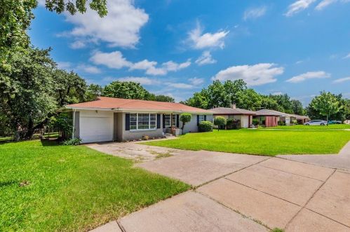 2813 Gardenia St, Fort Worth, TX 76119-4707