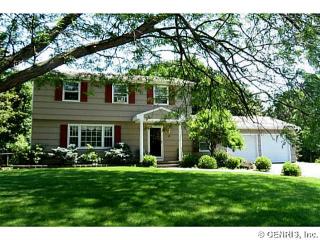 6 Alberta Dr, Penfield, NY 14526-9743