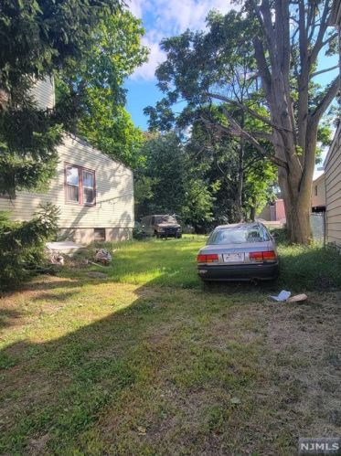 15 Orange Pl, Irvington NJ  07111-2019 exterior