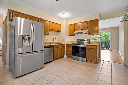 1704 Timberglen Dr, Imperial PA  15126-9248 exterior