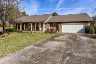 2101 Colby Dr, Maryville, TN 37803-9203