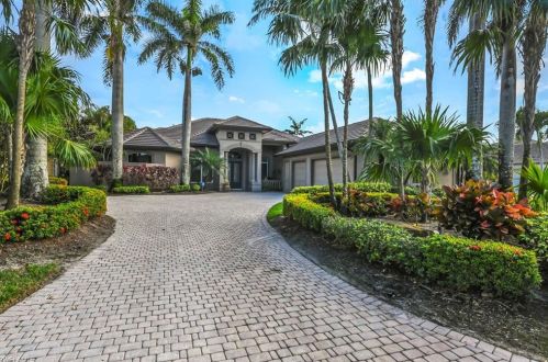 2948 Gardens Blvd, Naples, FL 34105-5688